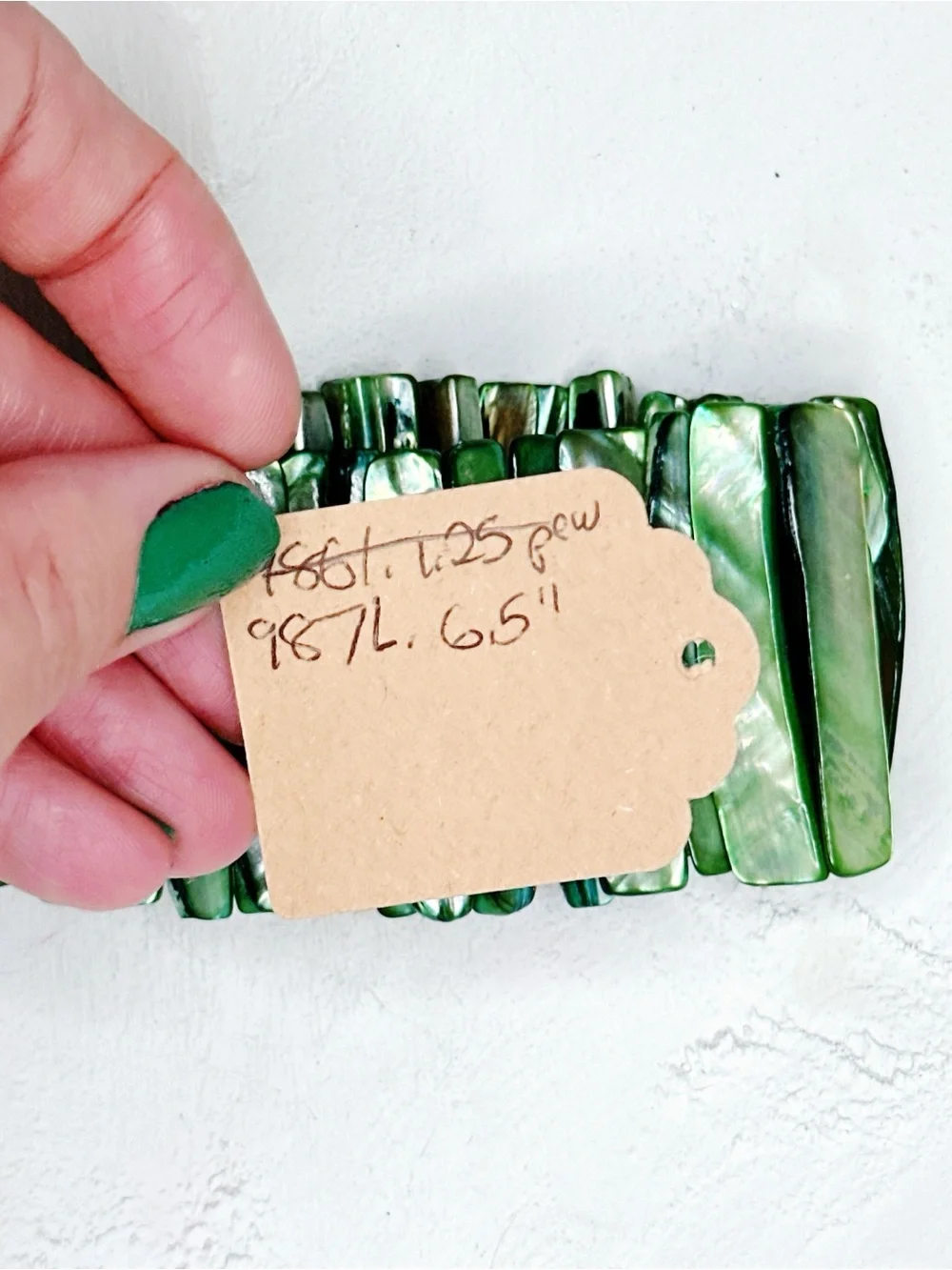 987L. Green Shell Stretch Bracelet